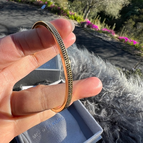 Michael Kors MK Logo Gold Stainless Steel Cuff Bracelet black Crystals + Box - Picture 2 of 7